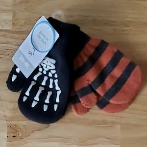 🎈B2G2 on $4🎈NWT Carter's Mitten Set
